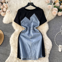 Ensemble deux pièces en jean pour femme : haut à manches courtes et col rond, short taille haute amincissant