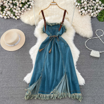 Vêtements pour femmes, design rétro, haut tube, taille amincissante, mi-longue, fendue, pompon, A-e, robe à bretelles en denim, été