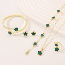 Ensemble de bijoux unisexe à la mode en cinq pièces avec fleur de prunier et trèfle à quatre feuilles