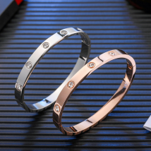 Bracelets de manchette en acier inoxydable Bracelets pour femmes bijoux de mode bijoux de charme accessoires Bracelet en cristal aime