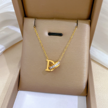 Colliers avec pendentif en forme de cercle D pour femmes, couleur or, en acier inoxydable, chaîne de clavicule romantique, bijoux cadeaux