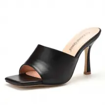 Pantoufles Crystal Queen Summer Femmes Sandales Bout carré Dames Mules Sexy Mince Talons Hauts Chaussures De Mode Féminine H240409