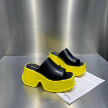 Chaussons imperméables à plateforme pour femmes, pantoufles à talon épais de 8 cm, pantoufles d'une seule pièce