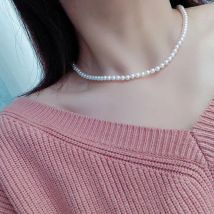 Collier de perles en verre simple et tendance pour femme