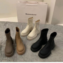 Bottes Martin blanches à semelles épaisses et fines pour femmes, chaussures d'automne et d'hiver Plus Veet de haute qualité, courtes, couleur chair française