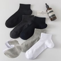 Chaussettes en maille chaussettes pour hommes sports de printemps et d'été chaussettes courtes pour hommes bas haut couleur unie chaussettes en coton d'été noir et blanc chaussettes bateau
