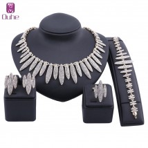 Exquis Dubaï Or Marque Femme Accessoires De Mariage Collier Ensemble De Bijoux De Mode Perles Africaines Ensemble De Bijoux