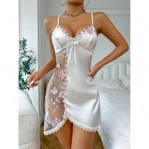 Vêtements pour femmes Lingerie sexy Dentelle Perspective Tentation Nuisette String Costume deux pièces