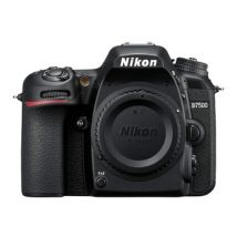 D7500 + AF-S DX 18-300 mm f/3,5-6,3 G ED VR