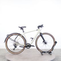 Vélo électrique de ville Lapierre E-SHAPER 3.2 pour déplacements urbains