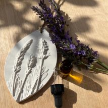 The Foxglove Tree English Lavender Botanical Cast Fragrance Diffuser - Large