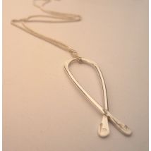 La Jewellery Recycled Silver Petit Kiss me Kate Necklace