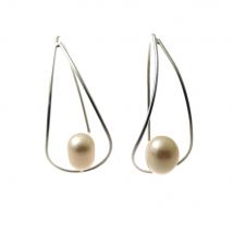 Boucles d'oreilles en argent massif 925m de long 32mm. Perle de culture en forme de goutte
