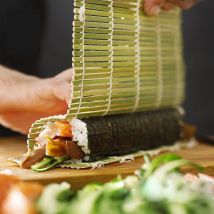 Rouleau antiadhésif pour Sushi | Tapis à Sushi en bambou, Gadgets de cuisine, rouleau à Sushi, rideau à Sushi, fait à la main, outils pour Sushi, accessoires de cuisine