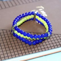 Bracelet de Sorority Sigma Gamma à trois couches, lettre grecque, perles bleues et jaunes extensibles
