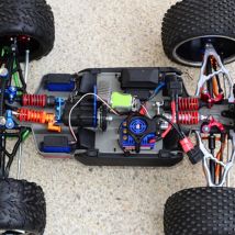 1:10 ensemble de direction en aluminium cloche manivelle ajustement pour TRAXXAS 1/10 REVO 2.5/3.3 / E-REVO TRV048, rouge