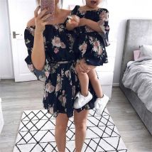 Mère fille robe famille correspondant tenues épaules nues robe florale été fille femmes Boho robes lâches robe d'été vêtements
