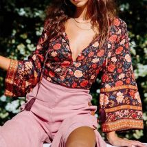 Boho inspiré Rosa imprimer à manches longues Blouse femmes col en v boutons boho blouse manches évasées gland attaché casual plage blouse été
