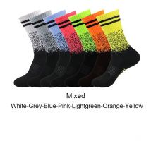 Nouvelles chaussettes de course Chaussettes de football Chaussettes de sport mi-tube Chaussettes de cyclisme pour hommes et femmes Chaussettes de basket-ball Chaussettes de tennis Badminton