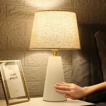 Lampe de chevet nordique moderne et romantique pour chambre à coucher, lumière réglable, tactile, chaleureuse et simple, pour la maison ou l'hôtel