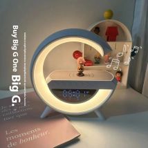 Quoi! Oh non. Il peut écouter de la musique et être une lampe d'ambiance.