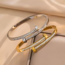 Fashionable and trendy personalized nail bracelet with micro inlaid zircon, niche design, exquisite titanium steel bracelet, ladies' high end jewelry