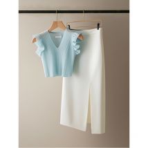 Vêtements pour femmes en été, assortis à un ensemble complet de tailleur haut et jupe bleu élégant et décent à la mode et anti-âge
