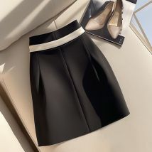 Vêtements pour femmes Les jupes populaires de cette année sont les jupes droites, les jupes courtes, les jupes petites et uniques, les jupes noires slim en forme de A