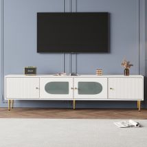 Élégant meuble TV avec pieds et poignées dorés, 2 portes avec rainures verticales et verre courbé, charnières silencieuses, Blanc