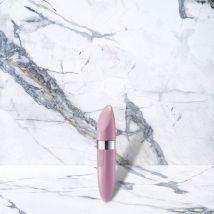 Roze Siliconen MIA™ 2 bullet vibrator van Lelo