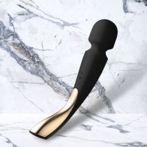 Black Siliconen Smart Wand™ 2 Large wand vibrator van Lelo