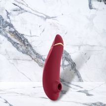 Rode Siliconen Premium 2 vibrator van Womanizer