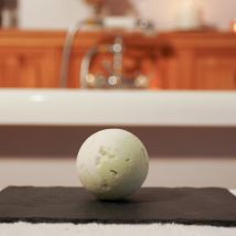 Boule de bain fleurie - Bombe de bain - Organic Cocoon - Fabriqué en France - Idée cadeau femme - Les Raffineurs