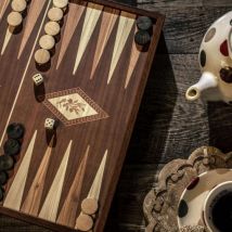 Coffret 2-en-1 backgammon et échecs - Bois - Idée cadeau homme - Cadeau Crémaillère - Manopoulos - Les Raffineurs
