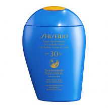 Shiseido - Synchroshield zonnemelk voor gezicht lichaam spf 30 - 150ml Maat