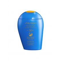 Shiseido - Synchroshield zonnemelk voor gezicht lichaam spf 30 - 150ml Maat