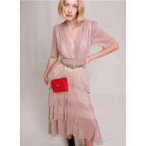 Maje - Halflange - glanzende jurk met v-hals en volants - 40 Maat - Roze