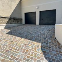 Pavé Pierre Naturelle Grès Kandla Multicolore 14x14cm Ep. 5 À 7cm - Vendu Au M² - Bricoman