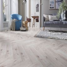 Sol Stratifié Bâton Rompu Chêne Bordeaux 133x8x665mm - Gamme Vieux Paris - Certifié Fsc Mix Credit - Tecnomat