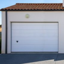 Porte De Garage Sectionnelle Isolée Taros 3000 X 2250 Cm Blanc Ral 9016 Aspect Woodgrain - Bricoman