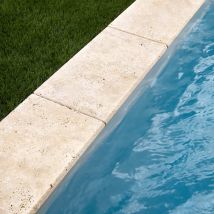 Margelle De Piscine Pierre Naturelle Travertin Beige Light 1er Choix 61x33x3cm Bord 1/2 Rond (à L'Unité) - Ro'ma Nature - Bricoman