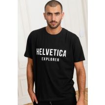 HELVETICA MOUNTAIN PIONEERS - T-shirt streetwear nera, aderente