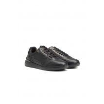 - Sneakers in pelle completamente nera