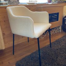 Fauteuil blanc en tissu effet laine bouclette - Glam