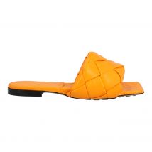 Bottega Veneta Lido Platte Sandalen oranje