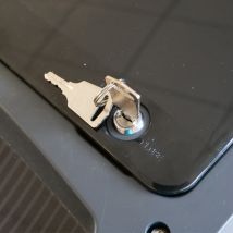 Ohmtec - Serrure À Clé Pour Coffret Électrique Étanche (type Coffret Camping / Recharge / Piscine) - Gris