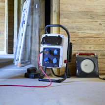Nalto - Coffret De Chantier Avec 4 Prises Monophasées + Support