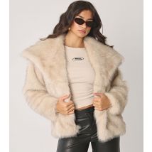 Women's Cream Wide Collar Faux Fur Coat WKNDGIRL New Look