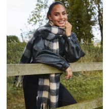 Black Checked Fluffy Scarf South Beach New Look