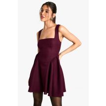boohoo Femmes Boucle Tailored Pleated Skater Dress | Bourgogne | Taille: 42